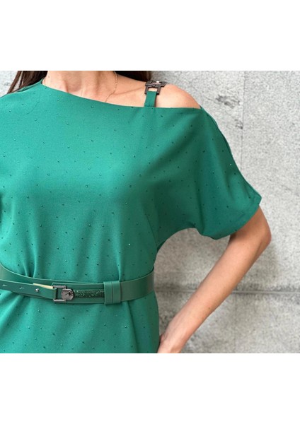 Trend Kadın Minimalist Şıklığın Renkli Dokunuşları Omuz Detaylarıyla Fark Yaratan Tasarım fiyatları