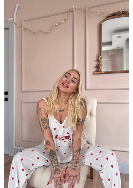 Kırmızı Kalp Baskılı Ip Askılı Örme Kadın Pijama Takımı modelleri