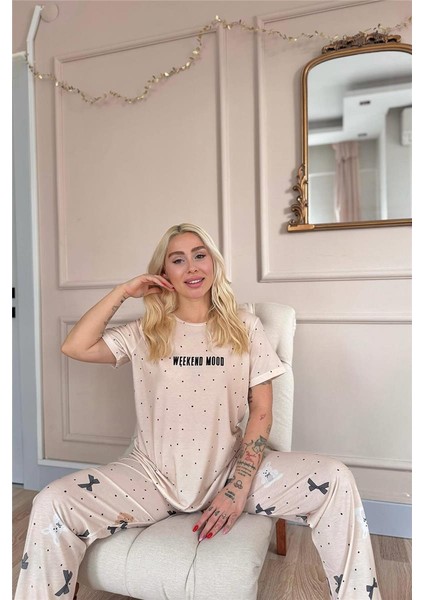 Bej Weekend Mood Desenli Örme Kısa Kol Kadın Pijama Takımı fiyatları
