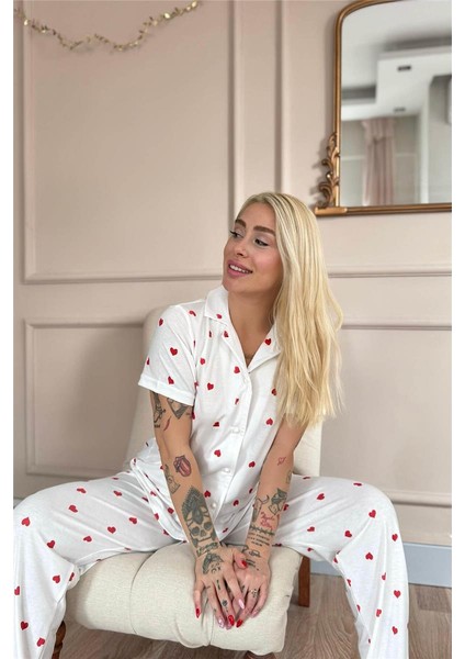 Kırmızı Kalp Desenli Kısa Kol Önden Düğmeli Kadın Pijama Takımı