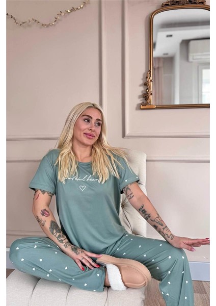 Yeşil Grateful Heart Desenli Bambu Kısa Kol Kadın Pijama Takımı fiyatları