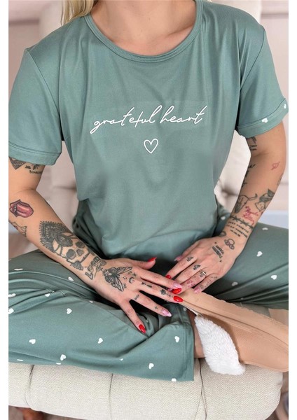 Yeşil Grateful Heart Desenli Bambu Kısa Kol Kadın Pijama Takımı fırsatları