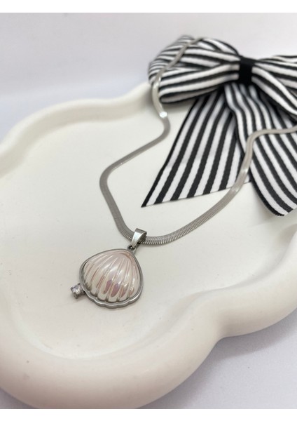 Lucky B&e Italyan Zincirli Büyük Sedefli Midye Çelik Kolye Silver modelleri