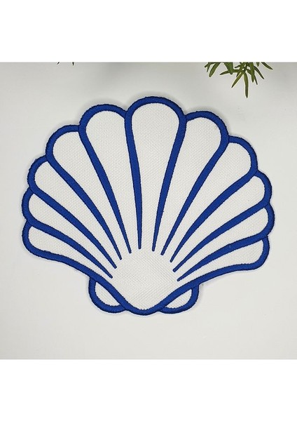 Istiridye Şeklinde Saks Mavi Nakışlı Beyaz Kumaş Kokteyl Peçetesi 1 Adet