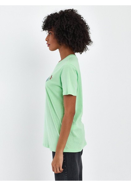 Kadın Baskılı Kısa Kollu Sıgnlı Regular Yeşil T-shırt fırsatları