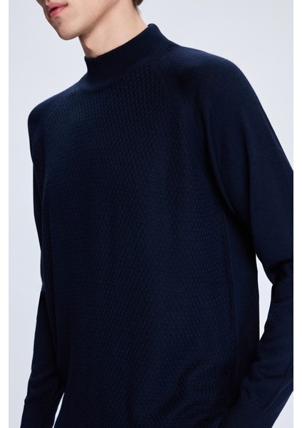 Lacivert Regular Fit Jakarlı Yarım Balıkçı Yaka Yünlü Kazak fırsatları