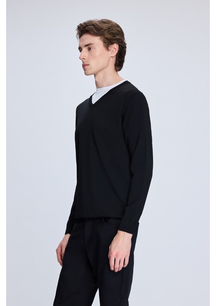 Siyah Regular Fit V Yaka Rayon Kazak modelleri