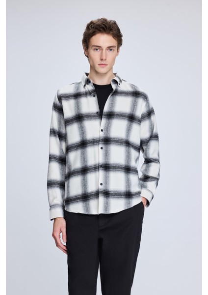 Siyah Slim Fit Kareli Düğmeli Yaka Uzun Kollu Pamuklu Gömlek