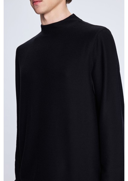 Siyah Regular Fit Jakarlı Yarım Balıkçı Yaka Sweatshirt fırsatları