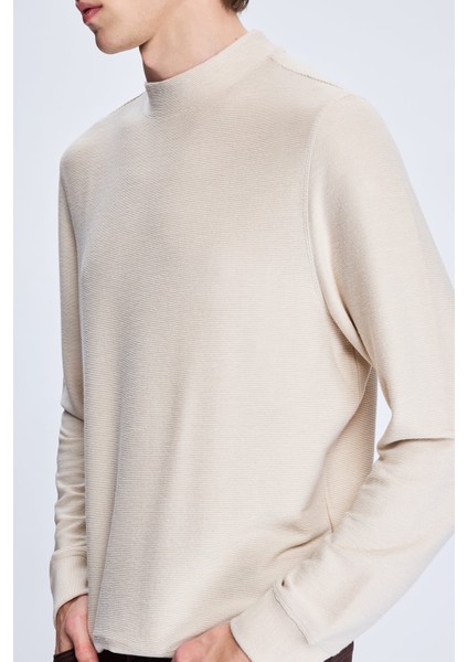 Bej Regular Fit Jakarlı Yarım Balıkçı Yaka Sweatshirt