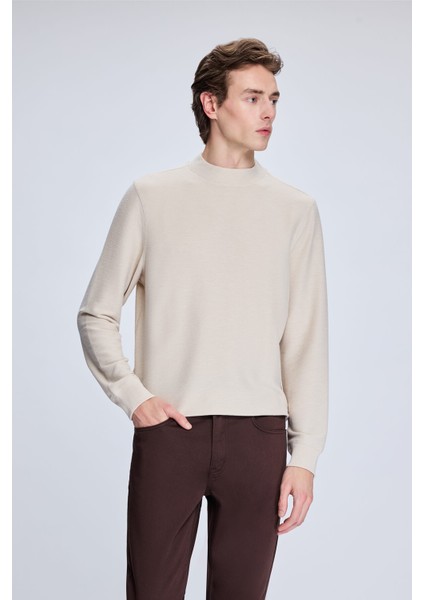 Bej Regular Fit Jakarlı Yarım Balıkçı Yaka Sweatshirt