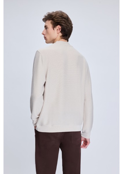 Taş Regular Fit Jakarlı Yarım Balıkçı Yaka Sweatshirt