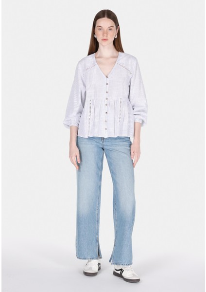 Regular Fit V Yaka Çizgili Kadın Beyaz Uzun Kol Gömlek CL1073357