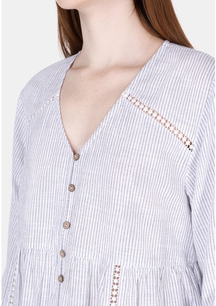 Regular Fit V Yaka Çizgili Kadın Beyaz Uzun Kol Gömlek CL1073357