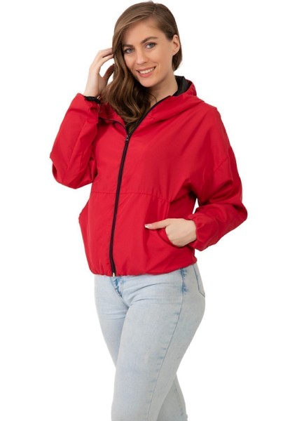 Kadın Kırmızı Kapüşonlu Su ve Rüzgar Geçirmez Astarlı Oversize Yağmurluk Y20