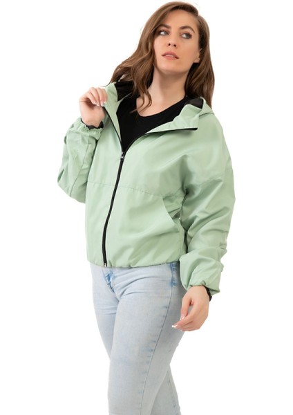 Kadın Su Yeşili Kapüşonlu Su ve Rüzgar Geçirmez Oversize Yağmurluk Rüzgarlık Y20