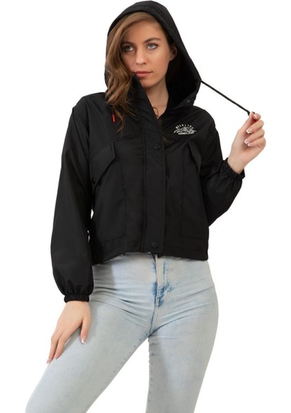 Kadın Siyah Su Geçirmez ve Rüzgara Dayanıklı Kapüşonlu Çıt Çıtlı Mevsimlik Yağmurluk Y25 fiyatları
