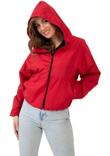 Kadın Kırmızı Kapüşonlu Su ve Rüzgar Geçirmez Astarlı Oversize Yağmurluk Y20 modelleri
