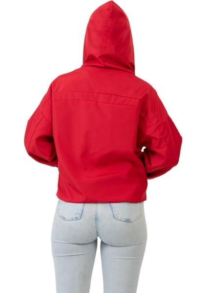 Kadın Kırmızı Kapüşonlu Su ve Rüzgar Geçirmez Astarlı Oversize Yağmurluk Y20