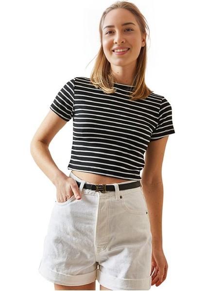 Kadın Bisiklet Yaka Çizgili Esnek Pamuklu Crop T-Shirt fırsatları