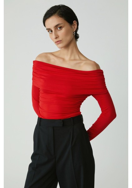 Modest Babel Kadın Slim Fit Dar Kalıp Büzgü Detaylı Kayık Yaka Uzun Kollu Kırmızı Bluz