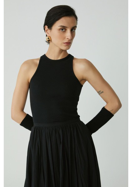 Modest Joyce Kadın Slim Fit Dar Kalıp Sıfır Kol Bisiklet Yaka Örme Crop Siyah Atlet