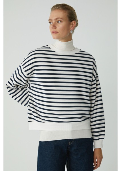 Modest Sahra Kadın Pamuklu Içi Polarlı Yumuşacık Oversize Yuvarlak Yaka Lacivert / Ekru Sweatshirt