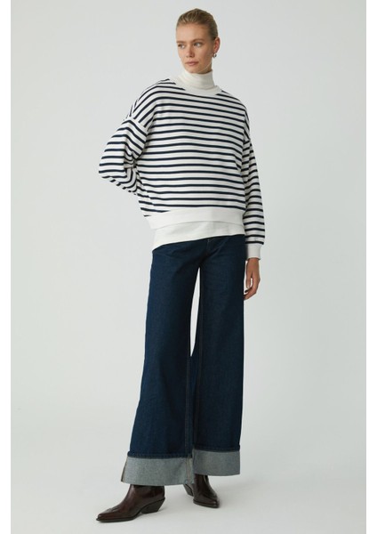 Modest Sahra Kadın Pamuklu Içi Polarlı Yumuşacık Oversize Yuvarlak Yaka Lacivert / Ekru Sweatshirt