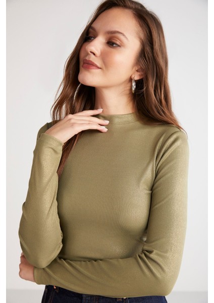 Modest Faye Kadın Kaplamalı Fitilli Görünümlü Polyester Dar Kesim Basic Haki Bluz