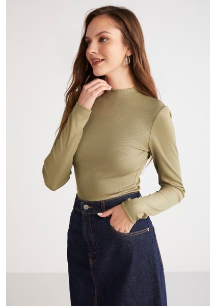 Modest Faye Kadın Kaplamalı Fitilli Görünümlü Polyester Dar Kesim Basic Haki Bluz
