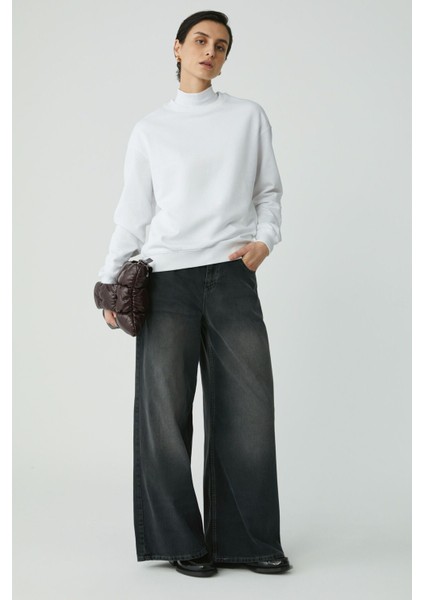 Modest Alfreda Kadın Pamuklu Içi Polarlı Yumuşacık Yuvarlak Yaka Comfort Fit Basıc Beyaz Sweatshirt
