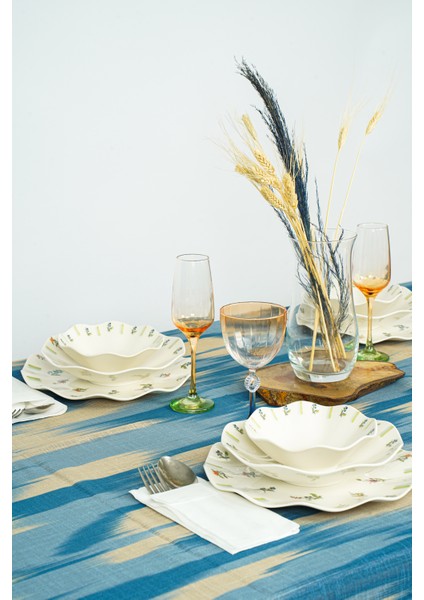 Ikat Masa Örtüsü