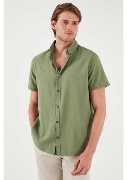 Pamuklu Slim Fit Düğmeli Yaka Kısa Kollu Gömlek Erkek Gömlek CF21S112546 fırsatları