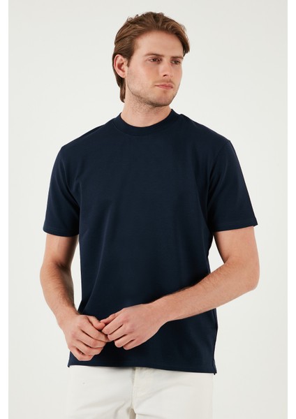 Pamuklu Bisiklet Yaka Relaxed Fit Basic T Shirt Erkek T Shirt 5902610 indirimleri
