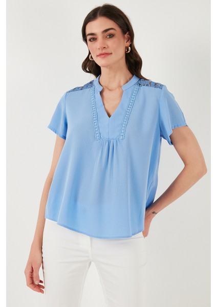 Güpür Detaylı Pamuk Regular Fit V Yaka Bluz Bayan Bluz 611BZ0286