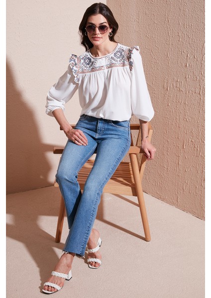 Etnik Desenli Kol Detaylı Bisiklet Yaka Şile Bezi Gömlek Bayan Gömlek 611BZ0042 fiyatları