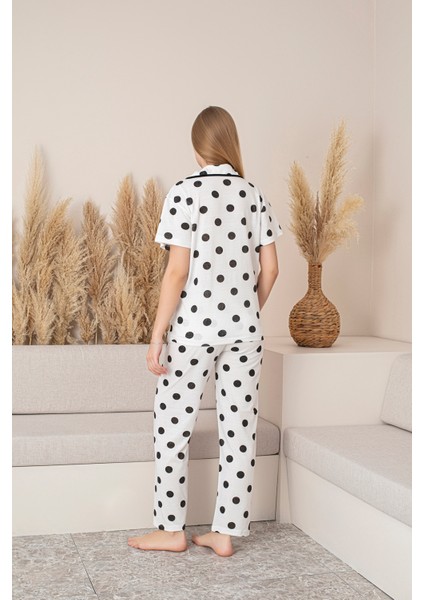 Kadın Kısa Kol Beyaz Üzeri Siyah Puanlı Önden Düğmeli Pijama Takımı modelleri