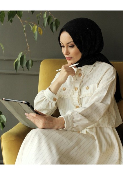 Beyaz Çizgili Gold Düğmeli Ceket Gömlek