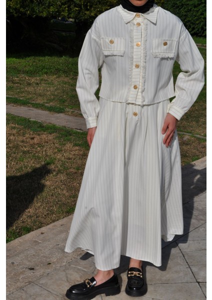 Beyaz Çizgili Gold Düğmeli Ceket Gömlek modelleri