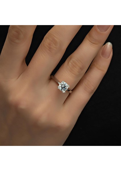 Kalpli Montür Swarovski Taşlı 925 Gümüş Tektaş Yüzük fırsatları