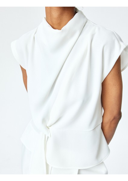 Büzgü Detaylı Kap Kol Dökümlü Dik Yaka Bluz indirimleri