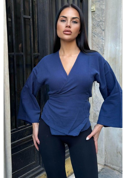 Lacivert Kruvaze Yaka, Çapraz Bağlamalı, Flare Kollu, Salaş Müslin Bluz indirimleri