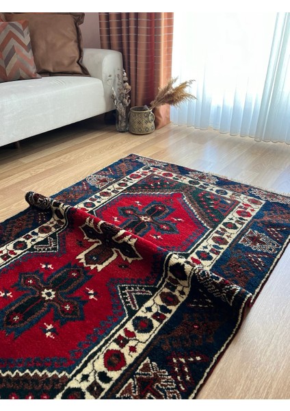 108 x 184 cm Canlı Kırmızı ve Mavi Renkli El Dokuma Antik Kilim