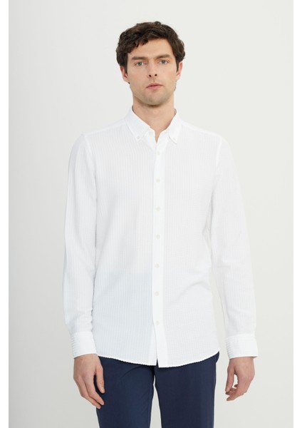 Slim Fit Dar Kesim Düğmeli Yaka Armürlü Gofre Desenli Gömlek
