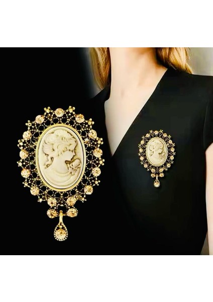 Zirkon Taşlı Altın Renk Vintage Oksideli Tasarım Cameo Kraliçe Broş