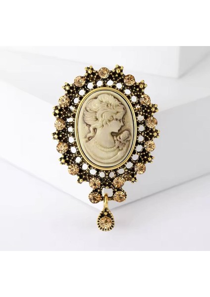 Zirkon Taşlı Altın Renk Vintage Oksideli Tasarım Cameo Kraliçe Broş