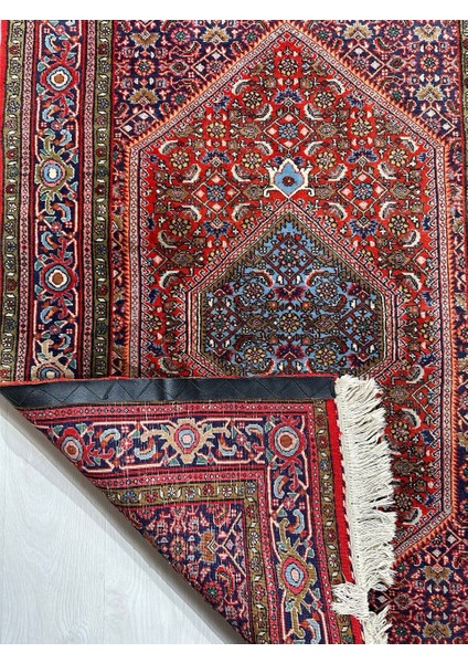 111 x 157 cm Küçük Boy Ender Çiçek Desenli El Dokuma Yün Iran Halısı Kırmızı Renk