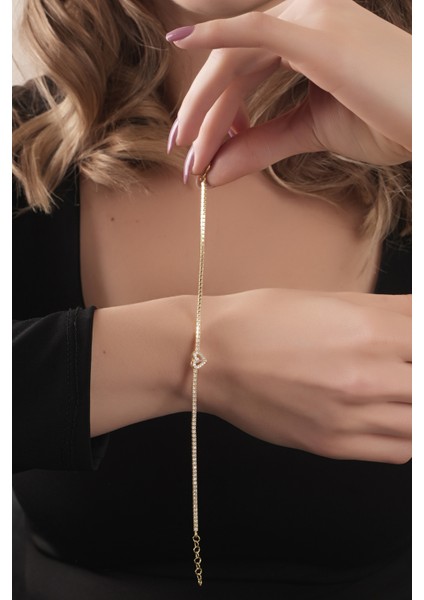 925 Ayar Gümüş, Gold Kaplamalı Pırlanta Montür Trapes Taşlı Kalp Tasarım Su Yolu Bileklik