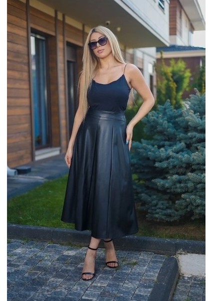 Siyah Deri Çan Etek