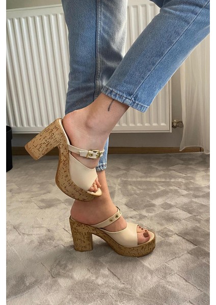Kadın Rina Bej 10 cm Platfom Topuklu Mantar Taban Terlik & Sandalet K-840 indirimleri
